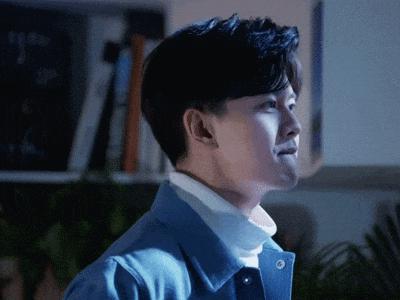 新剧开机太抓马，平台负责人猛夸杨紫爆剧，任嘉伦表情玩味