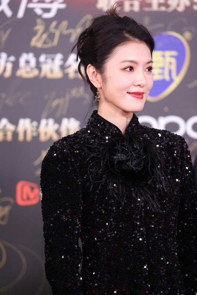 何赛飞没有说错，“不合群”的茅威涛师徒才是真正的聪明人