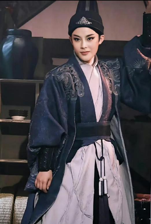 何赛飞没有说错，“不合群”的茅威涛师徒才是真正的聪明人