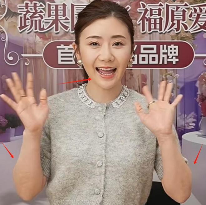 福原爱首次带货直播，人不专业助理抢话，网友直言不买