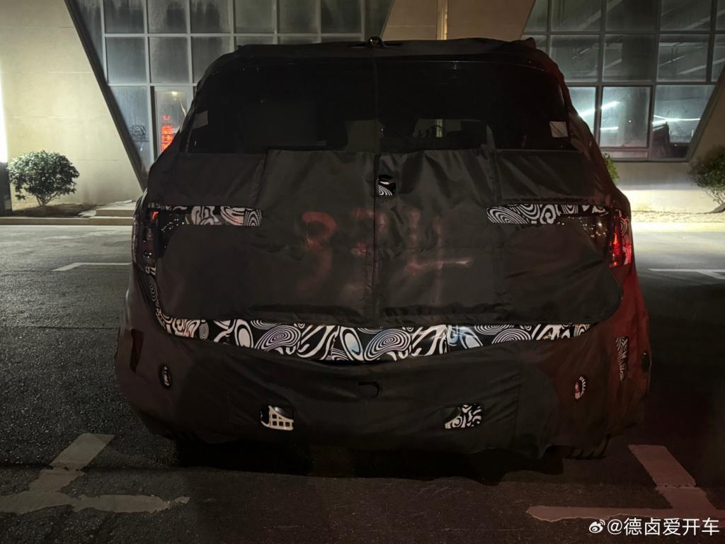 smart全新纯电SUV谍照曝光：外观硬朗，内饰采用一体式大联屏设计