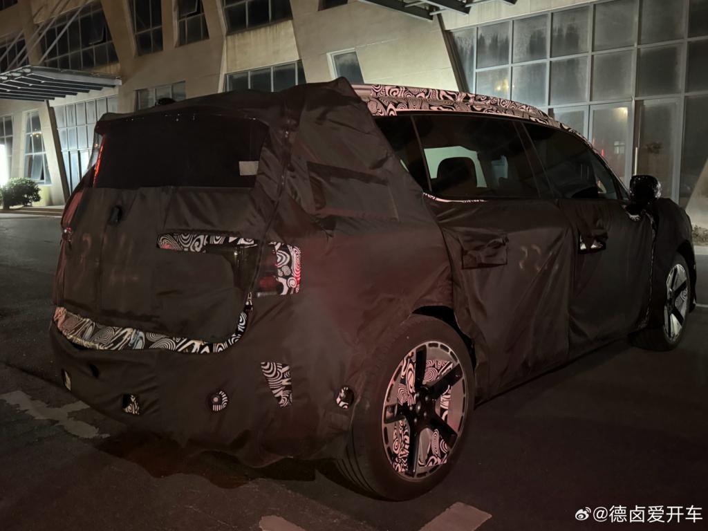 smart全新纯电SUV谍照曝光：外观硬朗，内饰采用一体式大联屏设计