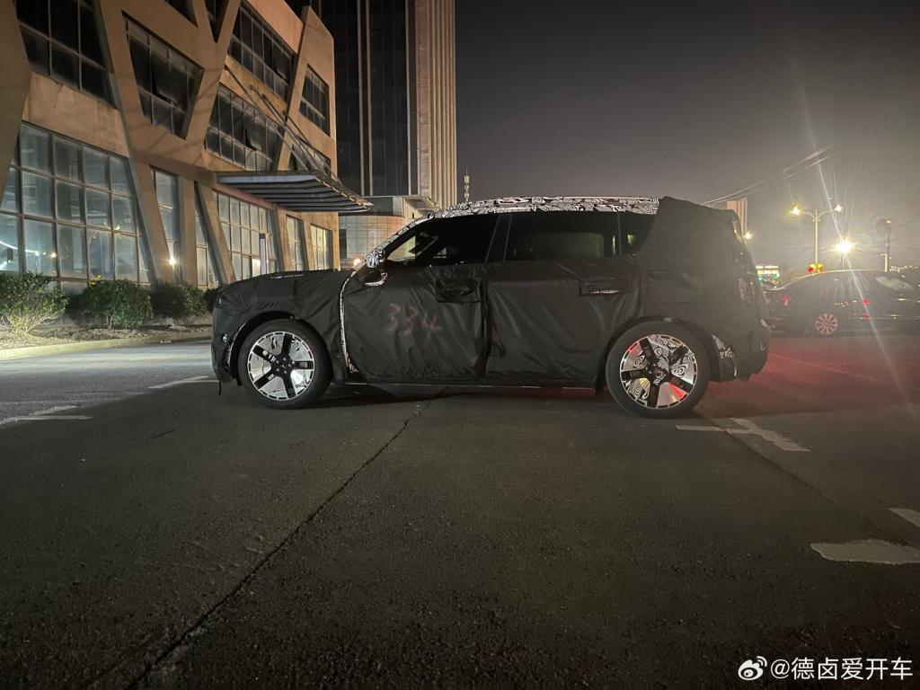 smart全新纯电SUV谍照曝光：外观硬朗，内饰采用一体式大联屏设计