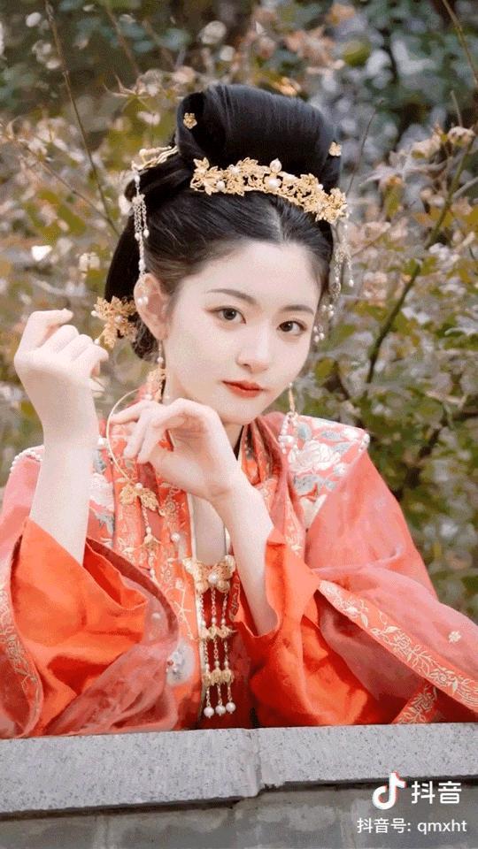 新剧才开机几天就热搜近百，不愧内娱自炒第一人啊！