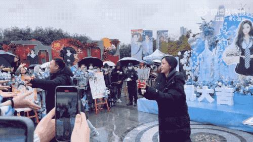 新剧才开机几天就热搜近百，不愧内娱自炒第一人啊！