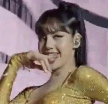 她靠“艳舞”进军欧美圈成功了？