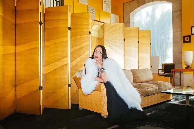 80岁再婚生子！一见钟情小50岁外国女，不顾阻挠买豪宅？