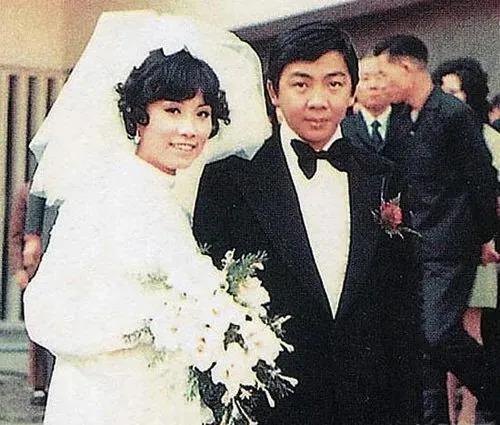 TVB女星晚节不保？意外流产恋上已婚搭档上演二女争夫？