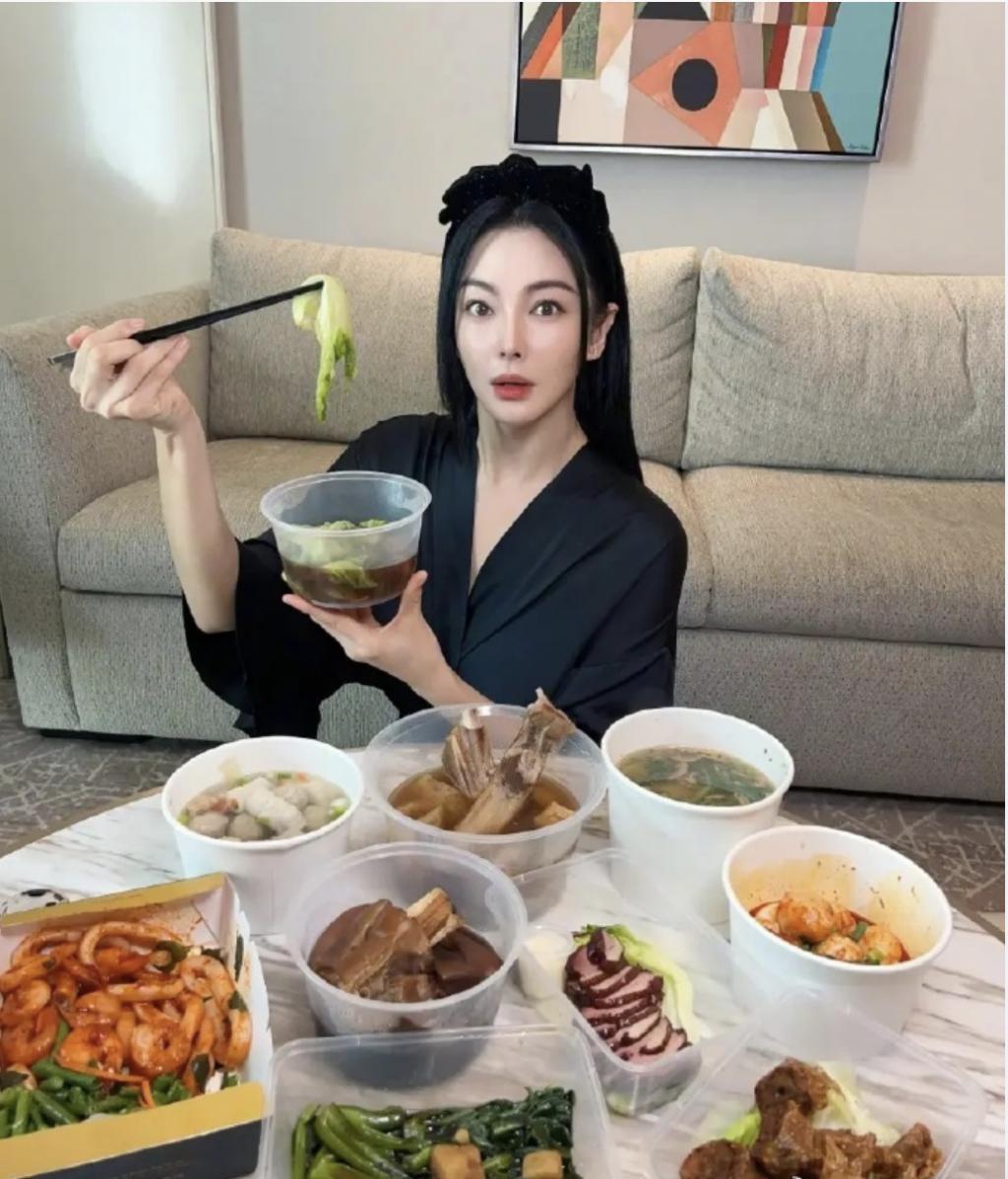 晚会座位透露内娱地位：张雨绮美翻了，王鹤棣排面很大