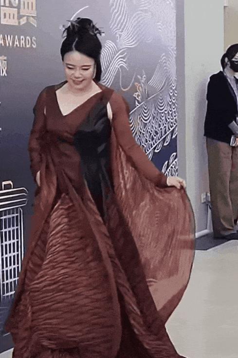 晚会座位透露内娱地位：张雨绮美翻了，王鹤棣排面很大