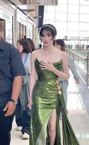 晚会座位透露内娱地位：张雨绮美翻了，王鹤棣排面很大