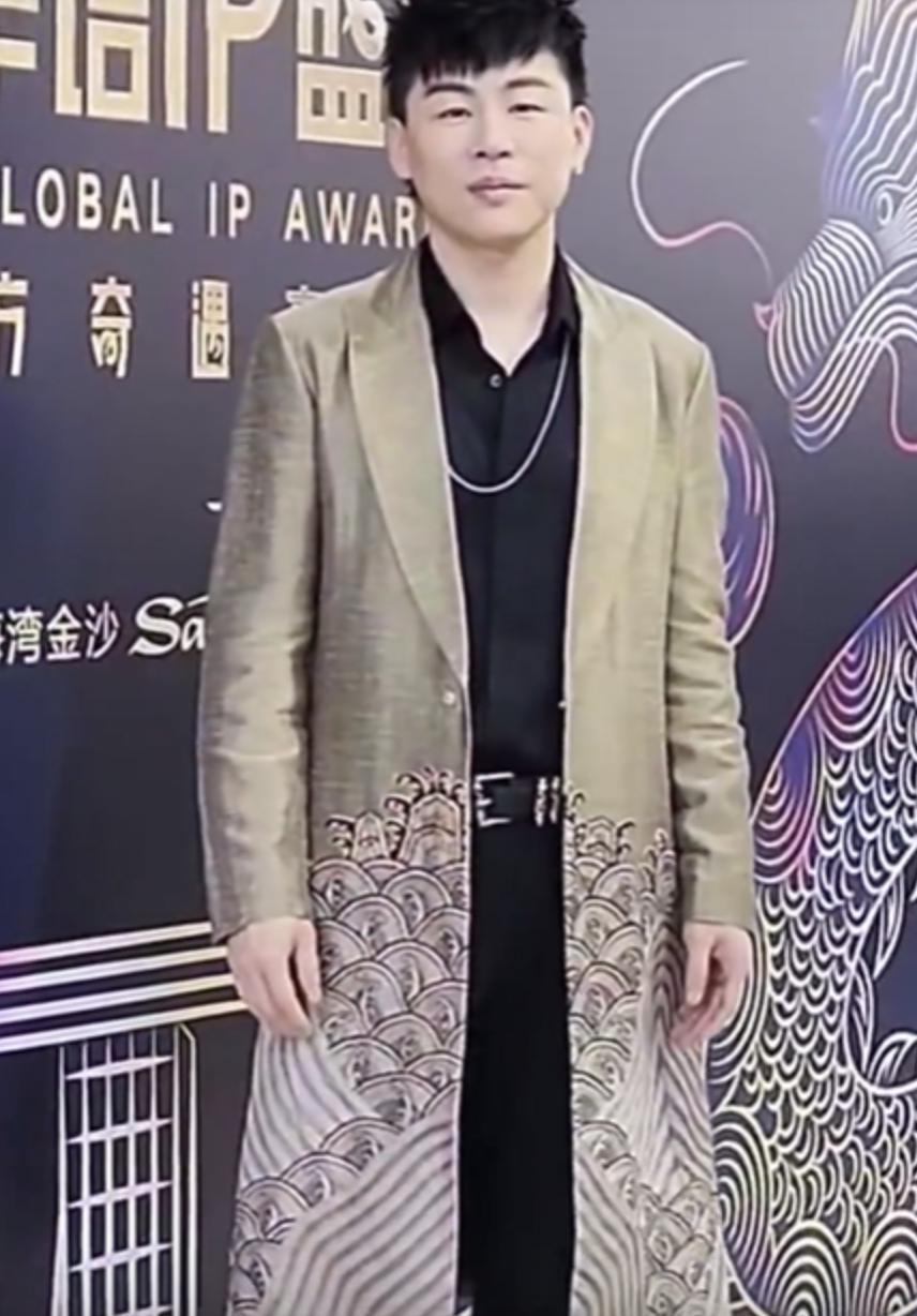 晚会座位透露内娱地位：张雨绮美翻了，王鹤棣排面很大
