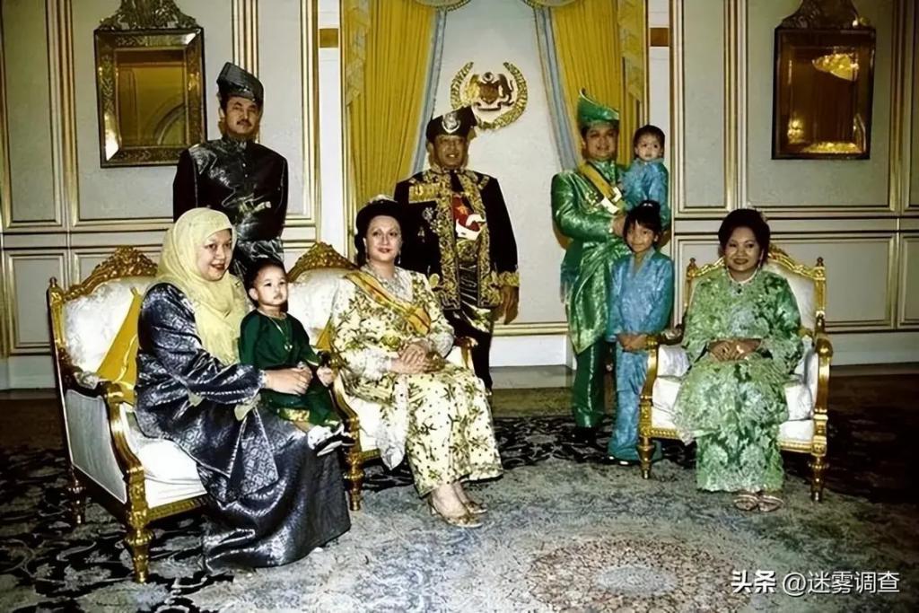印尼顶级嫩模嫁入马来王室,原以为灰姑娘变王妃,却是掉落魔窟