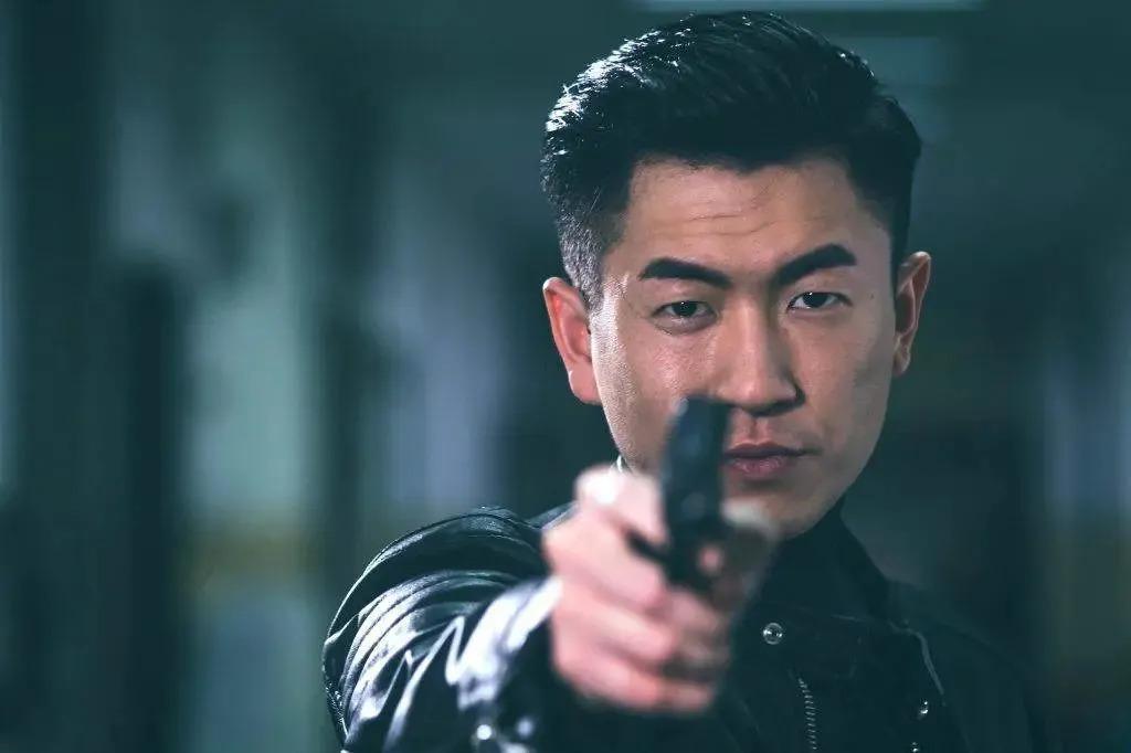 突然宣布分手！专谈富家女做长期饭票，吃穿住信用卡女方全包