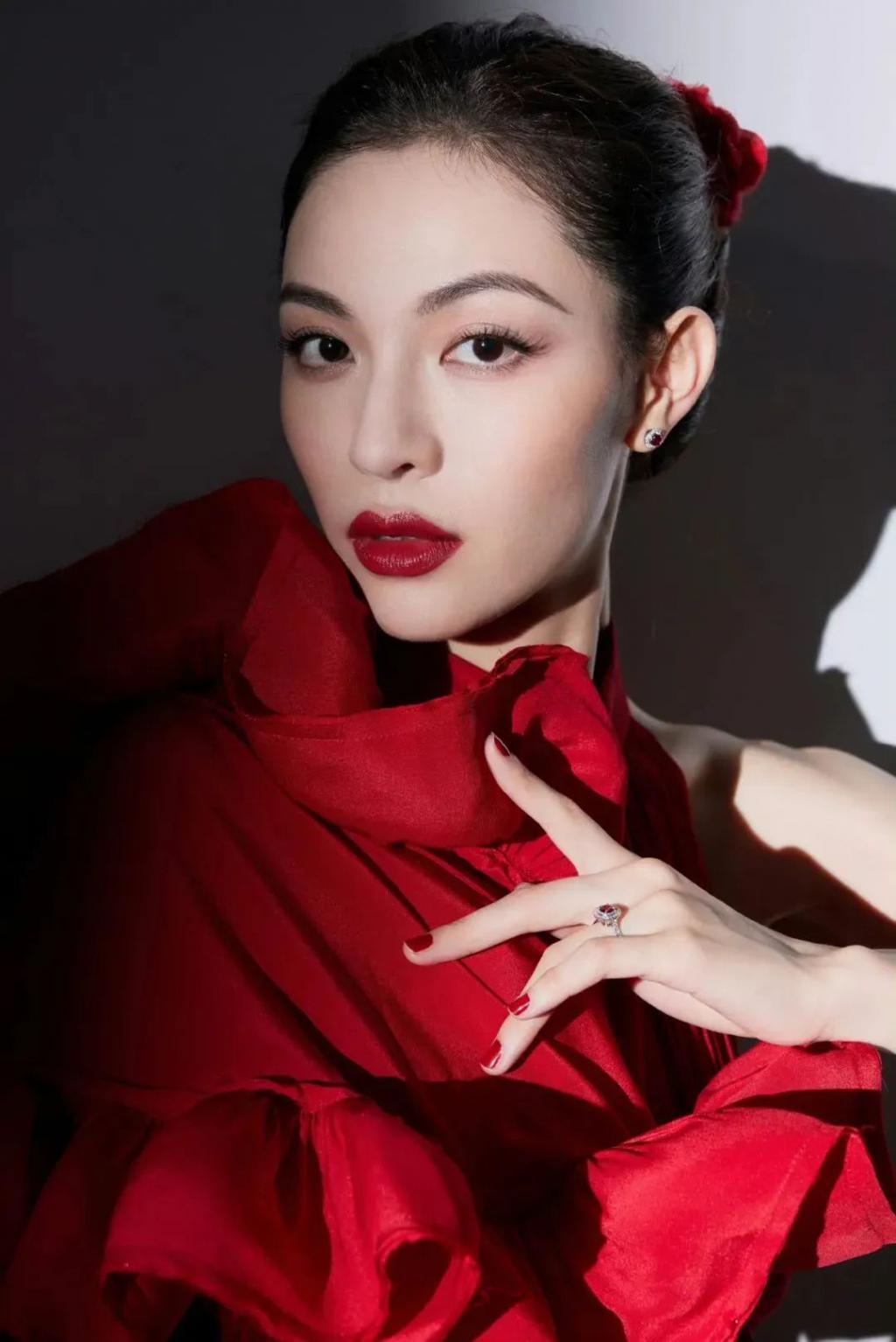 能跟她谈恋爱是积了什么德啊！