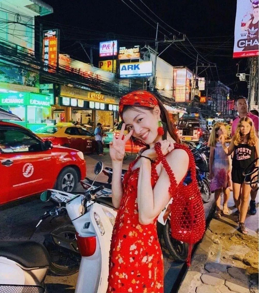 能跟她谈恋爱是积了什么德啊！