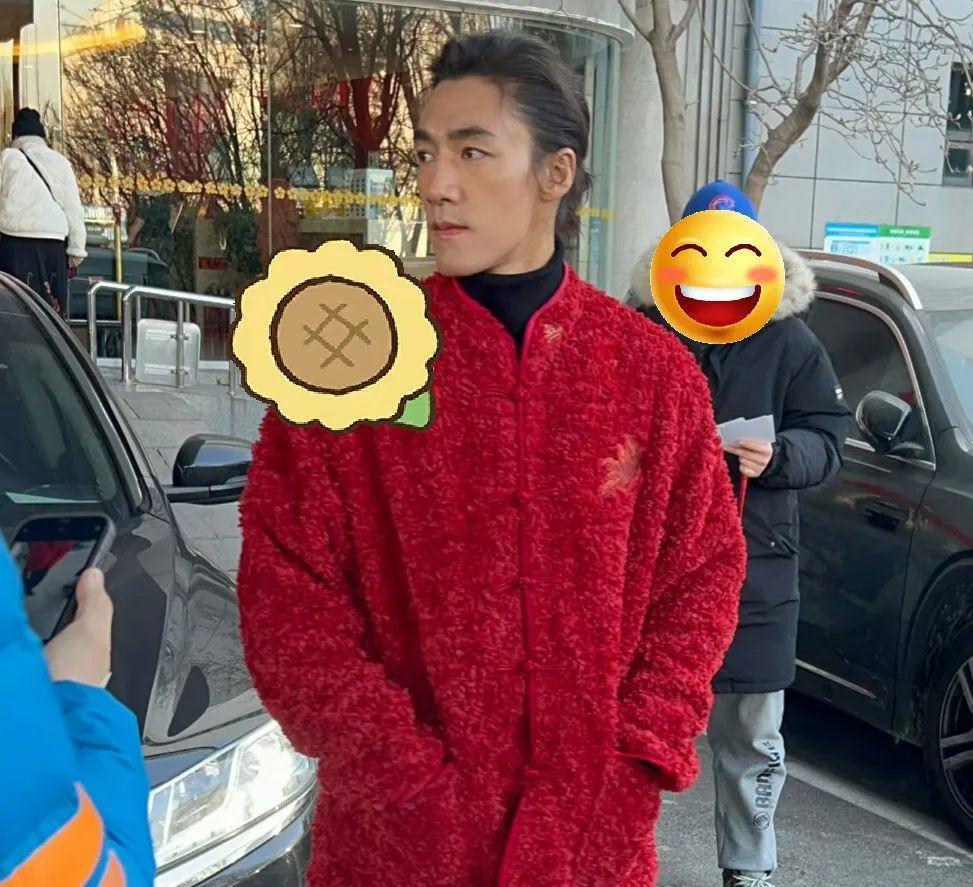 春晚第三次联排明星私服：杨幂10万外套，辛芷蕾背5万包包