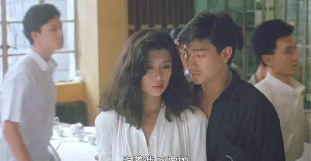 吴家丽罕现身，曾拒绝成龙追求，今57岁仍性感迷人