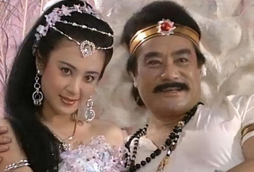 30年前的《封神榜》，尺度过大，男主角不敢正眼看妲己