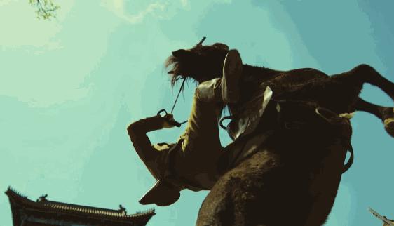 看了被“烤瓷大白牙”毁了的年代剧，我怀念刘琳巩俐的乡土味