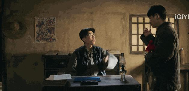 看了被“烤瓷大白牙”毁了的年代剧，我怀念刘琳巩俐的乡土味