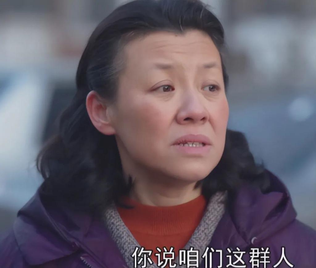 看了被“烤瓷大白牙”毁了的年代剧，我怀念刘琳巩俐的乡土味