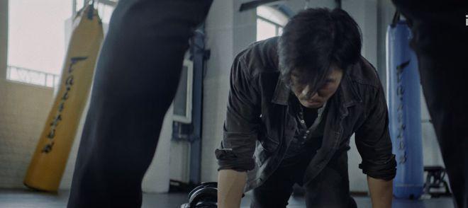 成本仅500万，一上映就拿下榜单第一，这部片子王炸了？