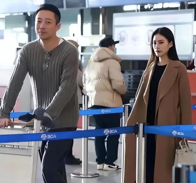 大S带具俊晔新年露面，夫妻同框恩爱十足，大S瘦了很多