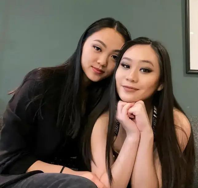 李连杰全家尼泊尔礼佛！妻子利智短发露面，容貌暴瘦大变