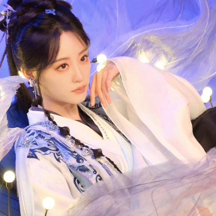 《永夜星河》：虞书欣不普了，陈都灵有演技了