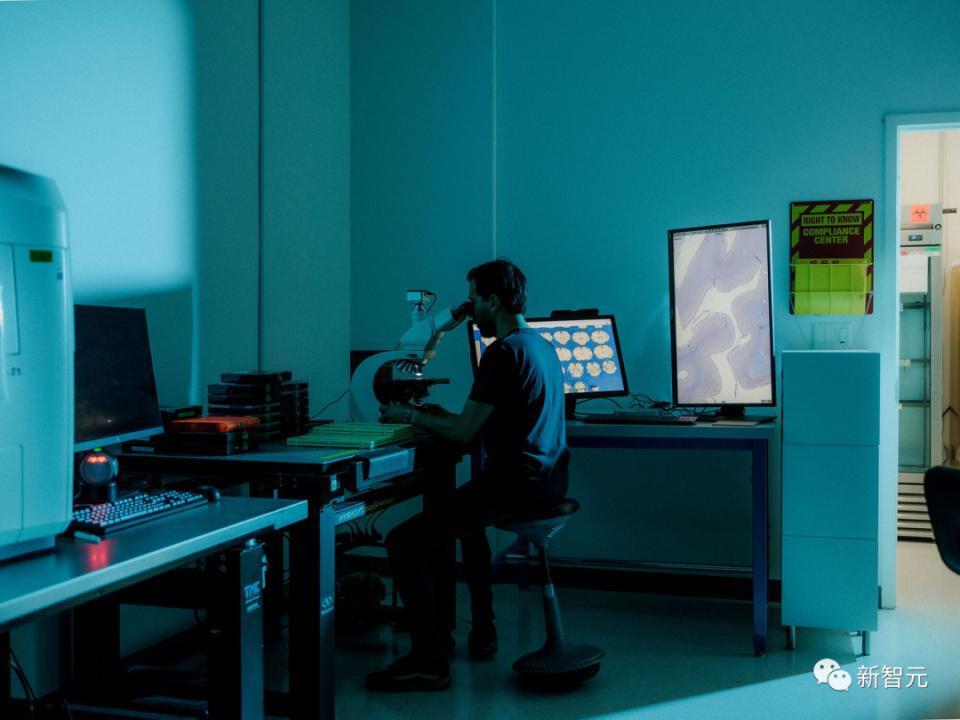 Neuralink内部实验室曝光！7年计划2.2万例手术，为对抗超级AI搞研发