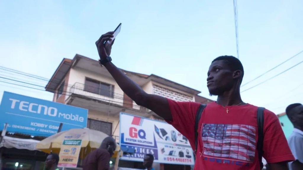 年入621亿，“土里刨食”的廉价手机，竟成了钻石王老五