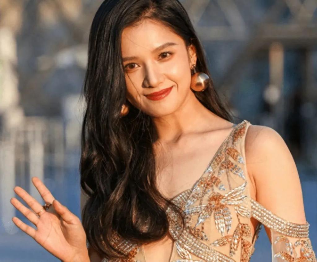 当肖战跟张婧仪站在一起，我才彻底明白，什么叫顶级骨相