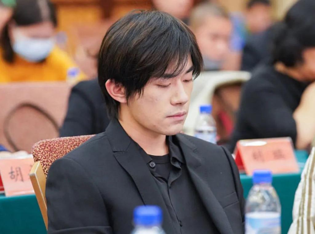 真生图来了！众星出席影协代表大会，周冬雨易烊千玺周迅状态曝光
