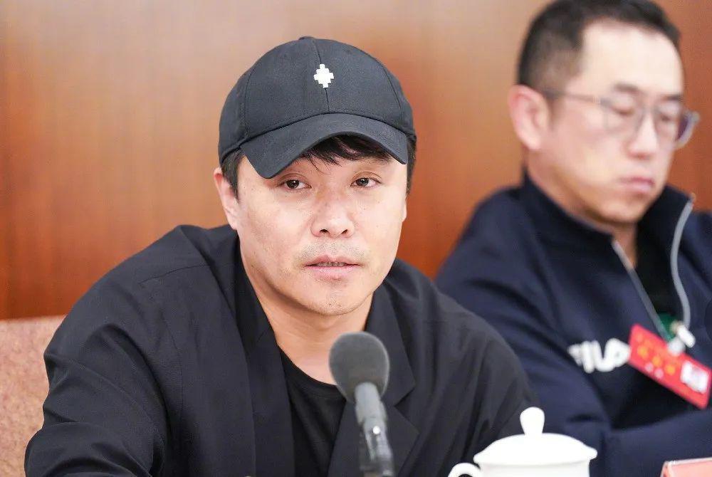 真生图来了！众星出席影协代表大会，周冬雨易烊千玺周迅状态曝光
