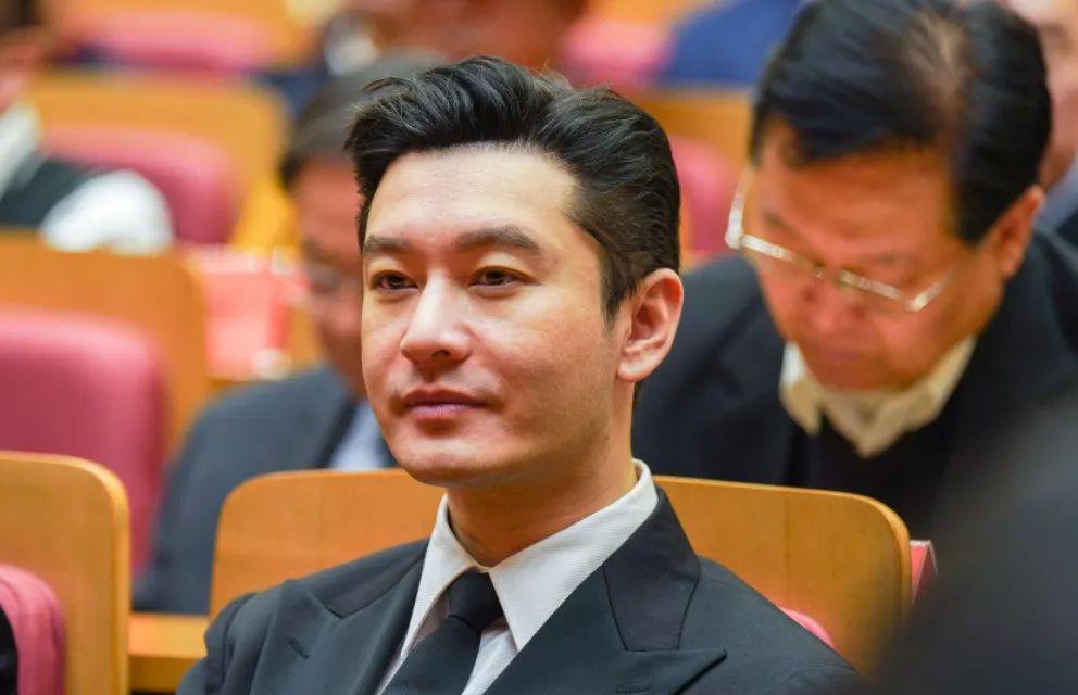 真生图来了！众星出席影协代表大会，周冬雨易烊千玺周迅状态曝光