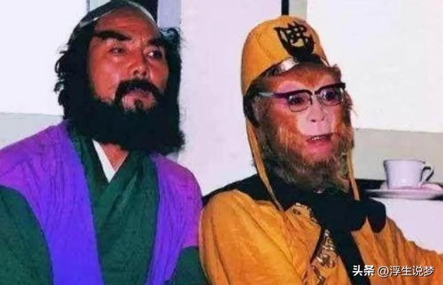 电视剧中演员只露上半身的时候，演员下半身藏着什么秘密？