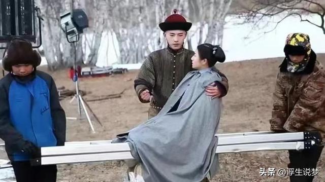 电视剧中演员只露上半身的时候，演员下半身藏着什么秘密？