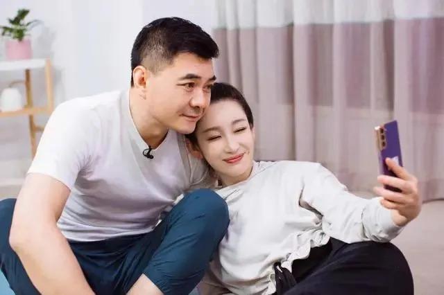 “最丑影后”惨遭劈腿，未婚夫娶了女主持？！