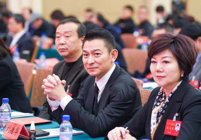 央视生图如照妖镜：易烊千玺皮肤差，刘德华老了，周迅胖了