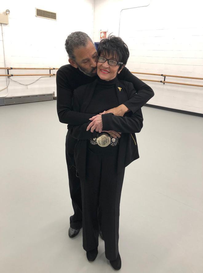 好莱坞女演员奇塔·里维拉短暂患病后去世，众星悼念