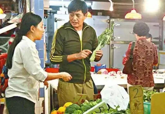 看了港星的生活现状，再看内地明星现状