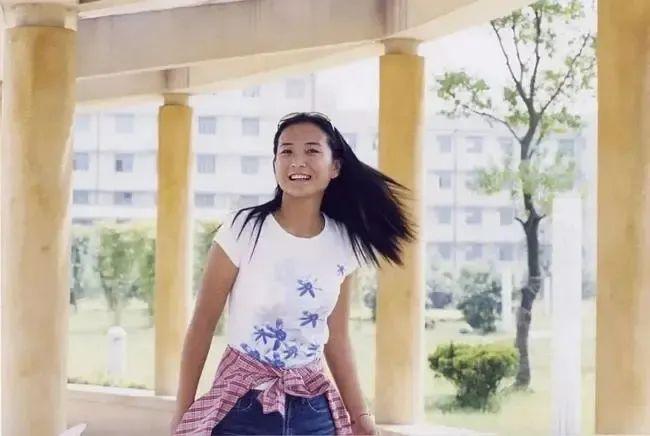 贾玲：暴瘦100斤，颜值如下