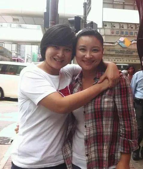 贾玲：暴瘦100斤，颜值如下