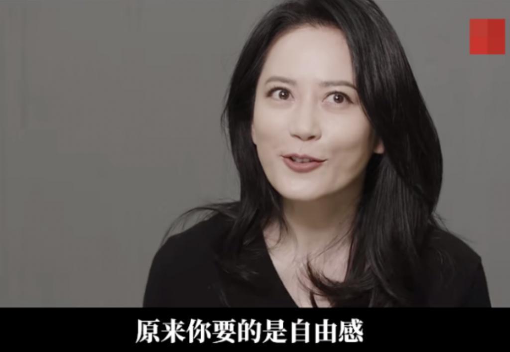 53岁俞飞鸿美出天际，近照惊为天人：她，无可复制
