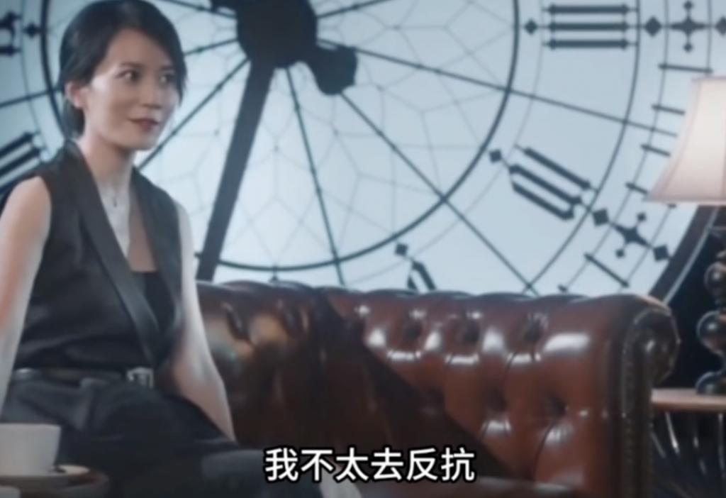 53岁俞飞鸿美出天际，近照惊为天人：她，无可复制