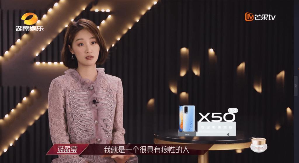 搂了下脖子，她就成太妹了？