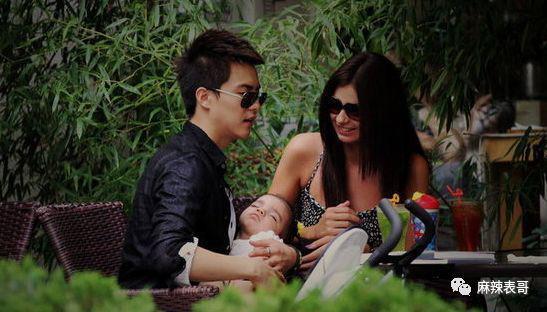 看明星一个比一个社死…