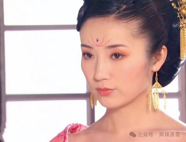 看明星一个比一个社死…