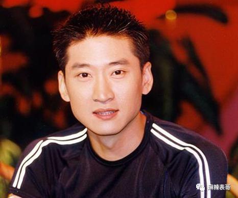 看明星一个比一个社死…